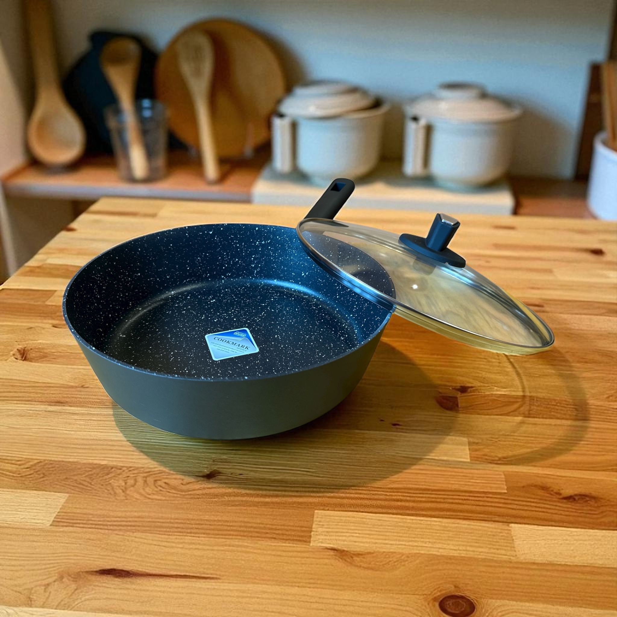 Tigaie Zilan 28 cm antiaderentă cu capac, fund inox pentru inducție