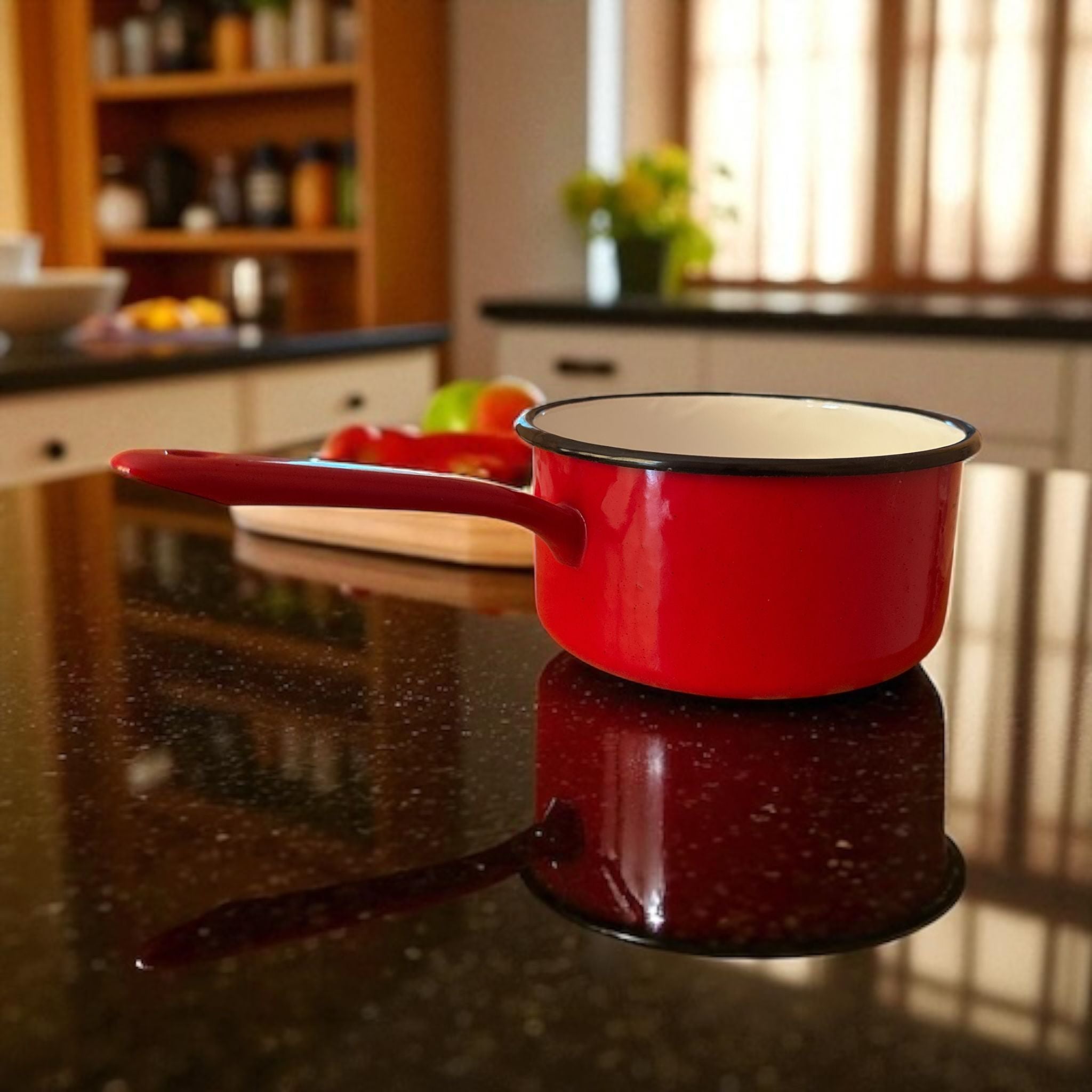 Cratiță Emailată cu Coada – Roșu Clasic, 2.8 L