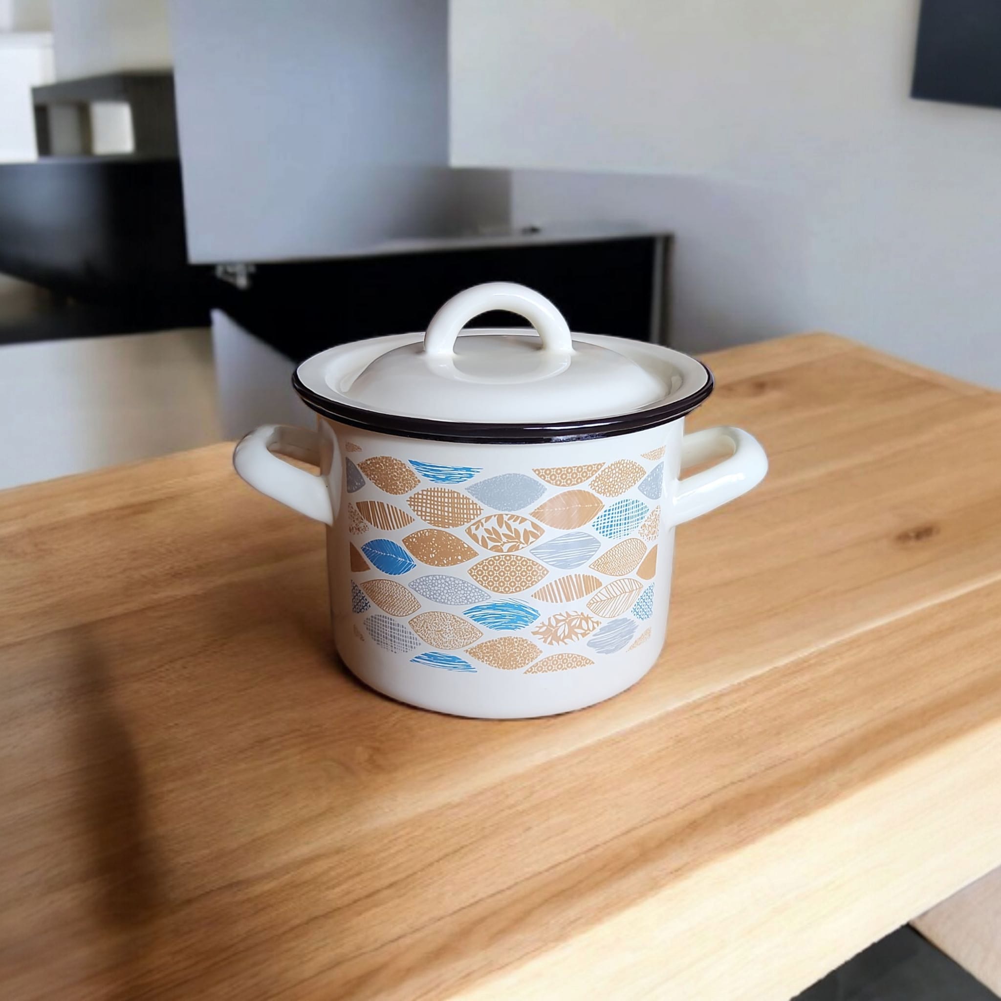 Set Oala Emailată, decor, cu capac 2+39-14 CM, 1,5 LITRI