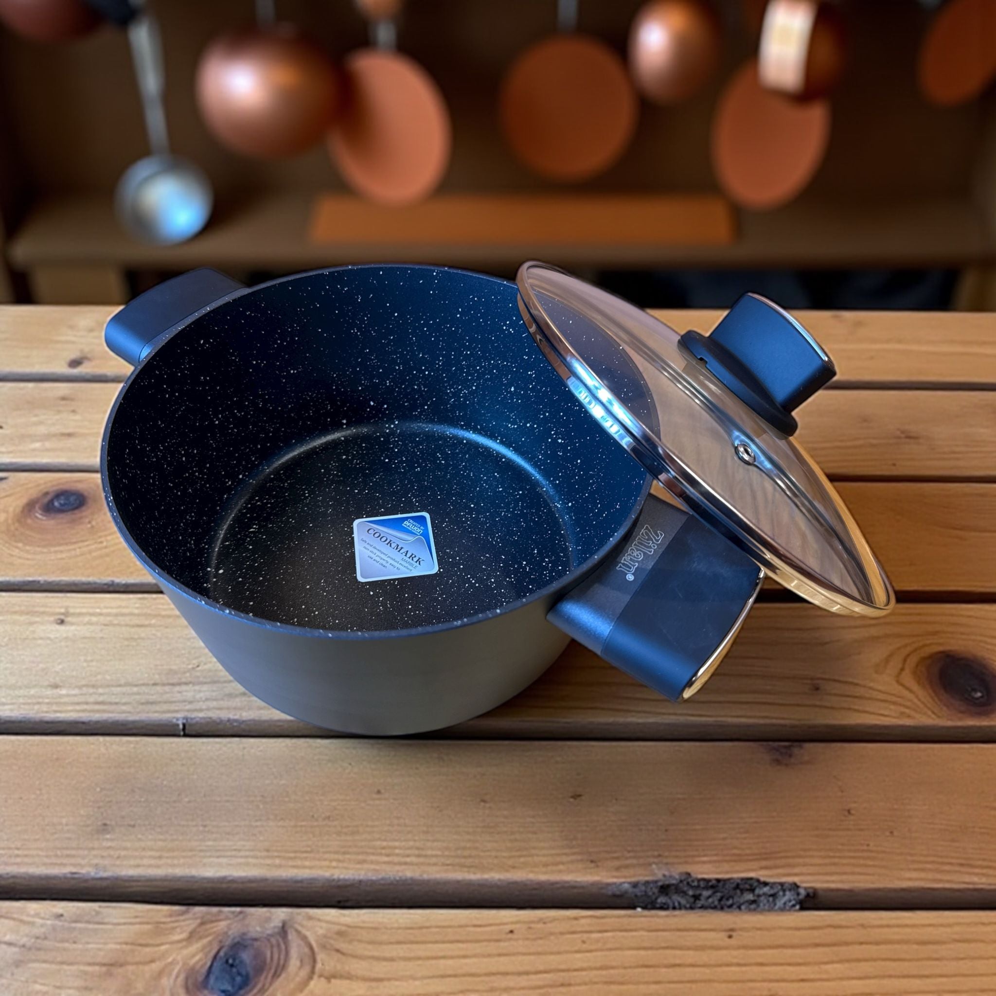 Oală Zilan 24 cm, 4.5 litri, cu capac – interior marmorat, compatibilă inducție