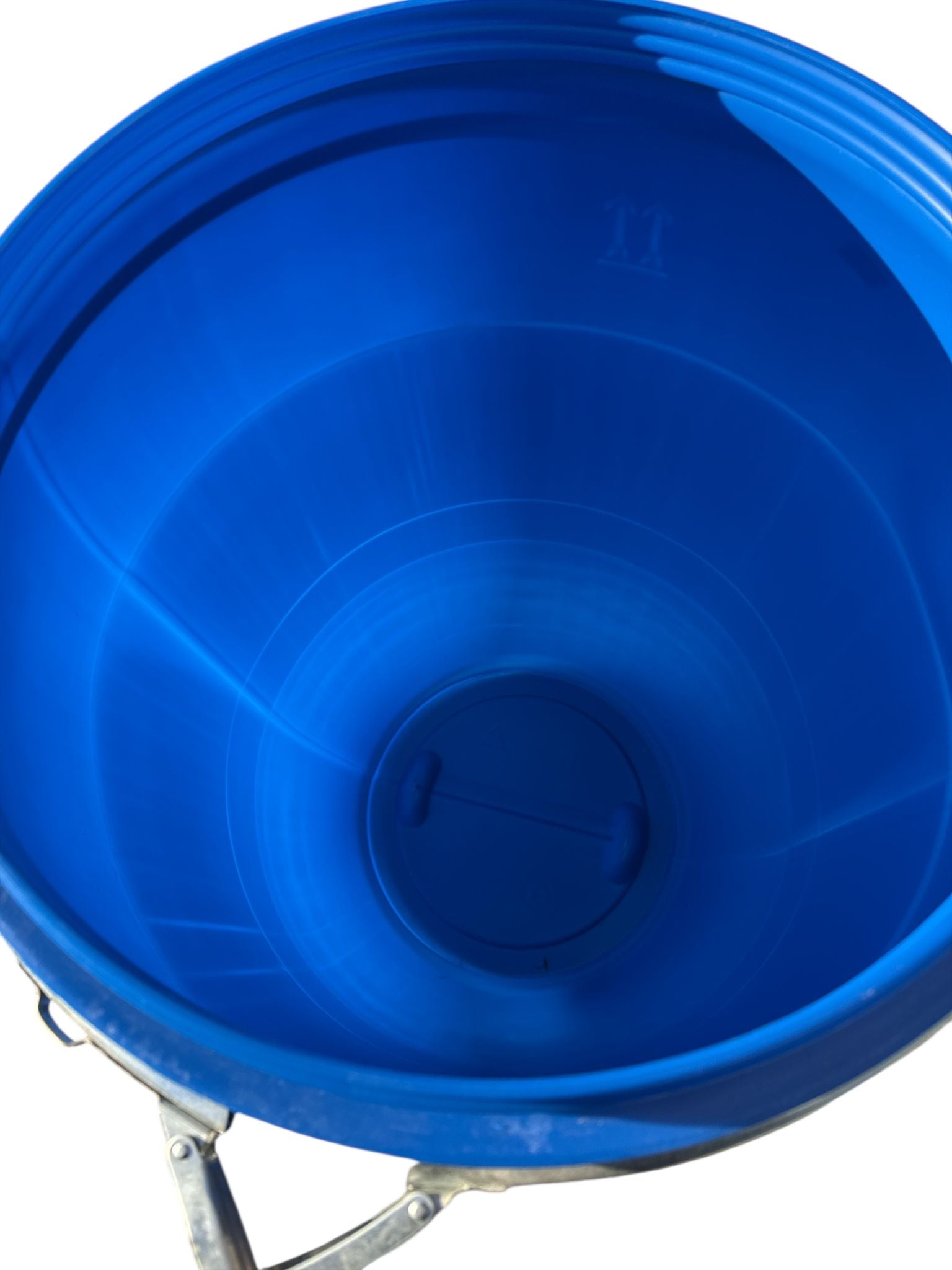 Butoi plastic 220 litri cu filet și cerc metalic + presă cadou 🍇🫙 Ideal pentru murături, varză sau vin