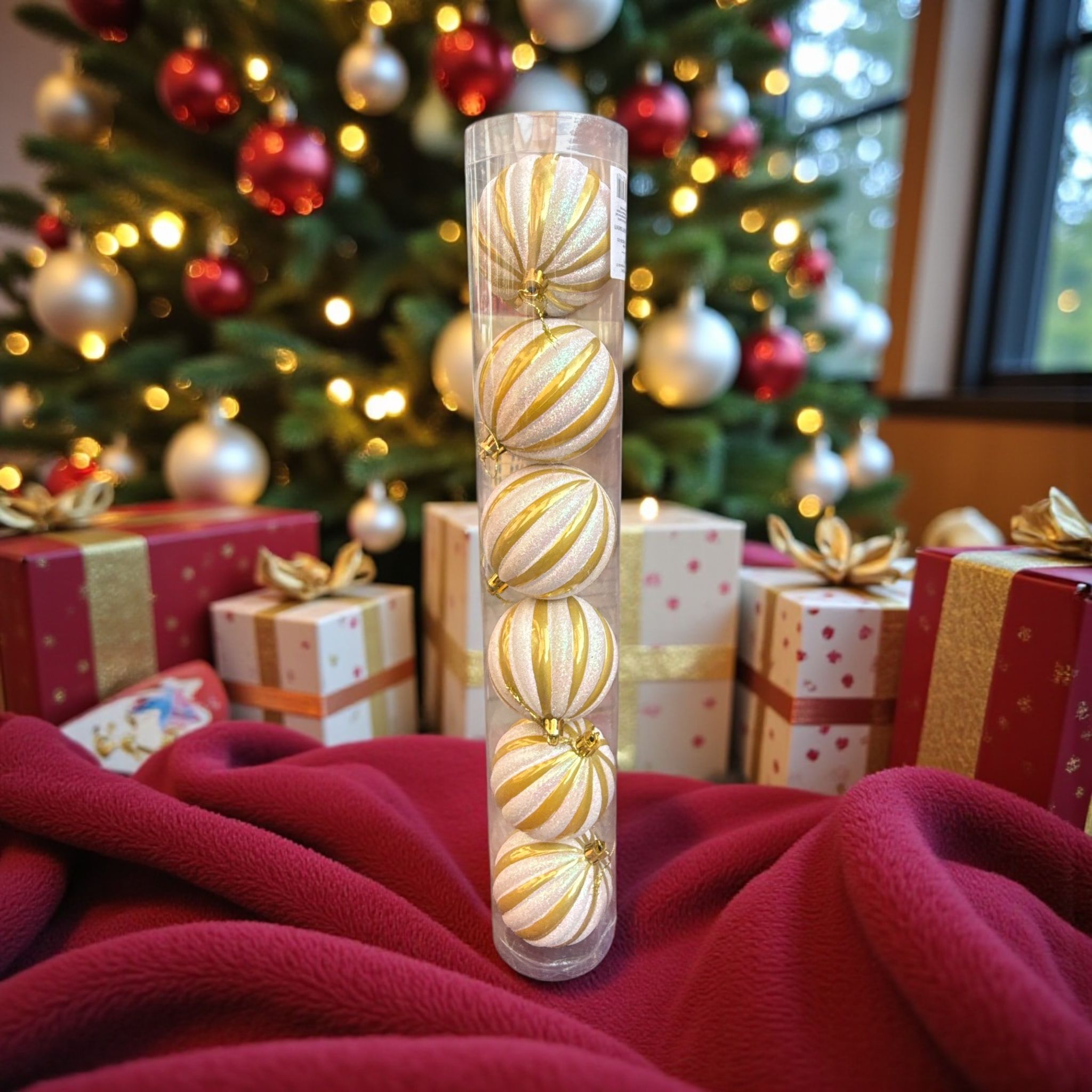 🎄✨ Set 6 Globuri Crăciun Alb & Auriu – Ornamente Elegante pentru Brad ✨🎄