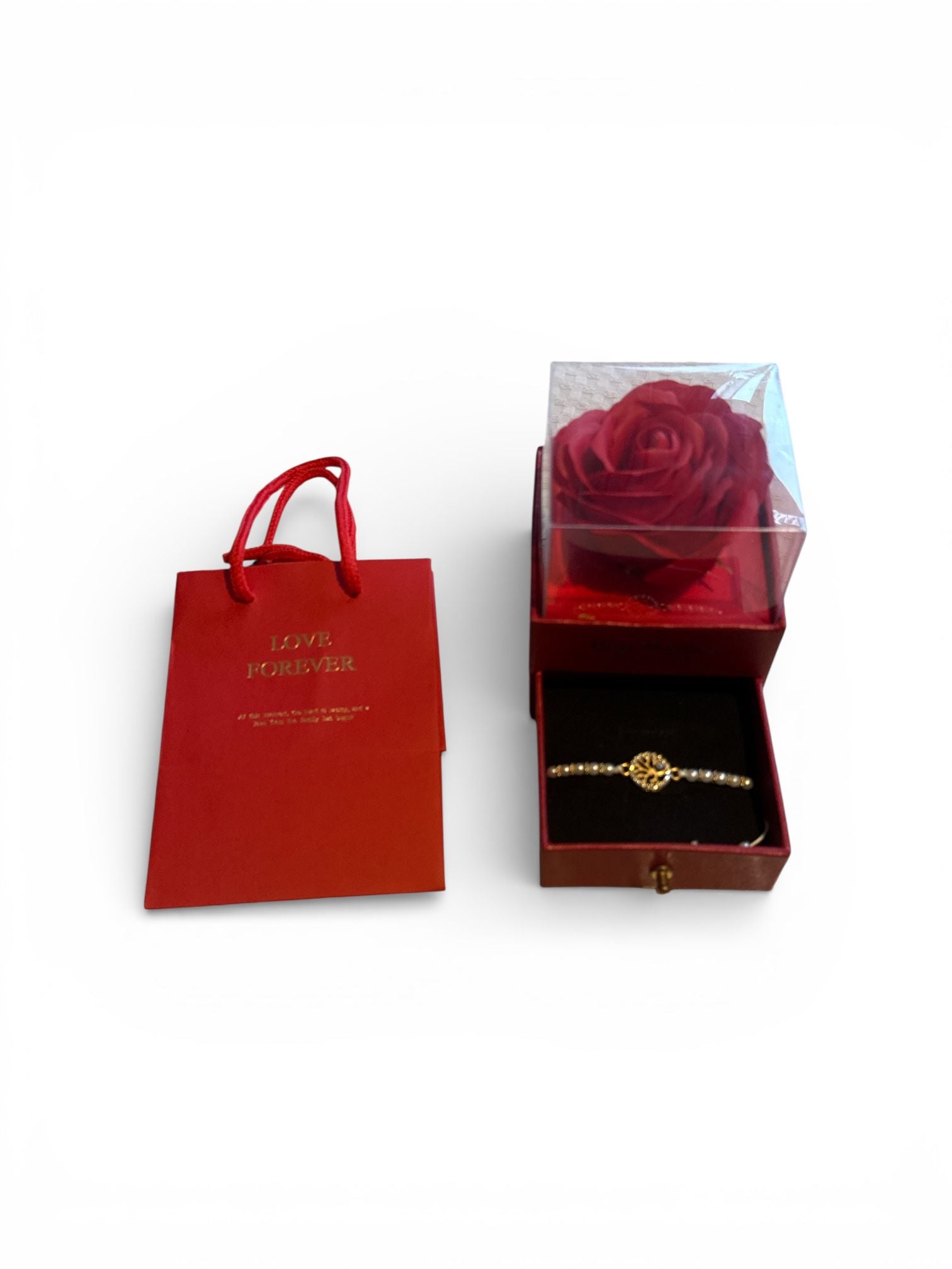 Cutie Cadou cu Trandafiri & Bratara