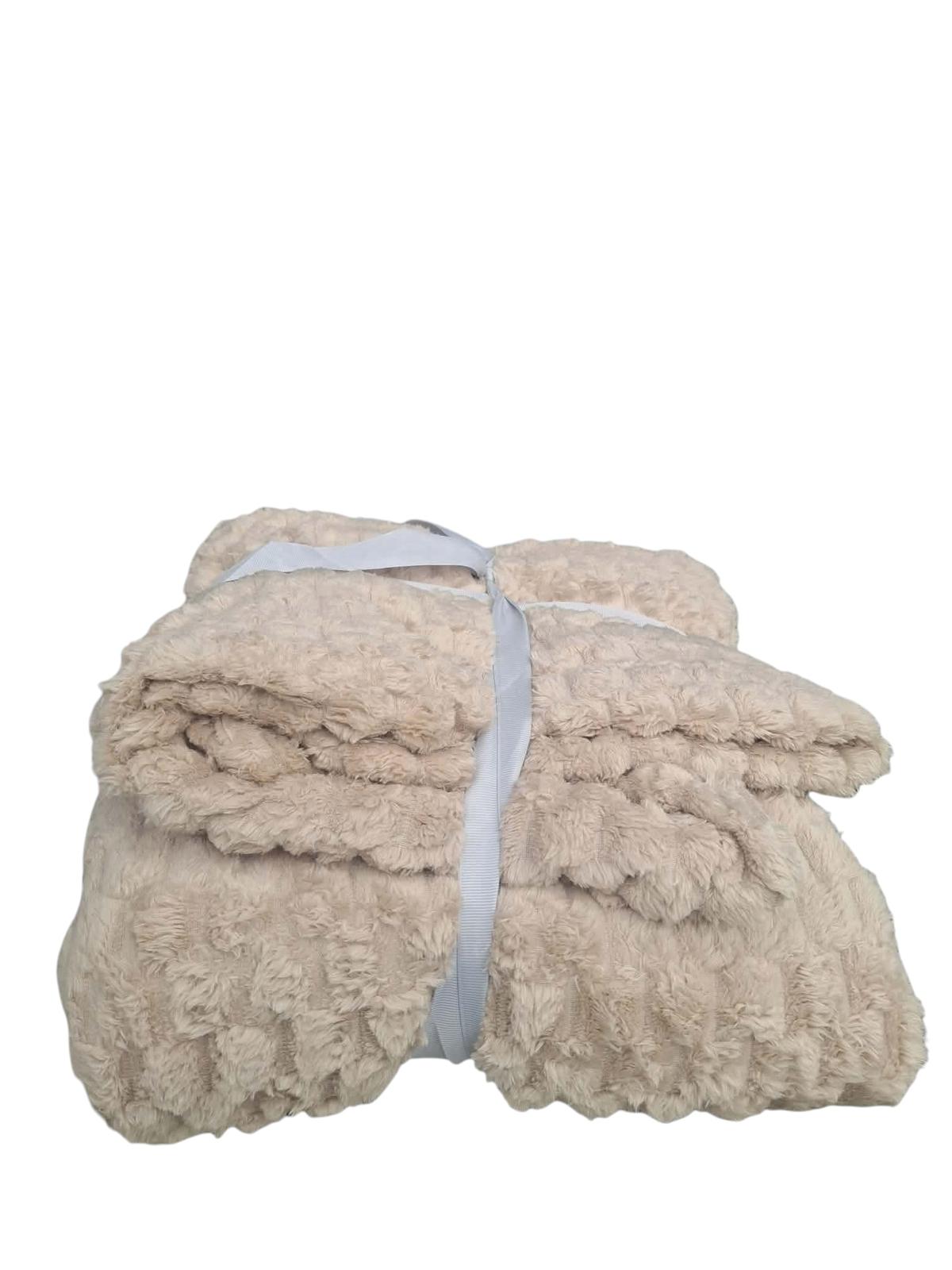 Patura Subtire si Pufoasa Sherpa Crem 200x230 cm Perfecta pentru Vara si Serile Racoroase