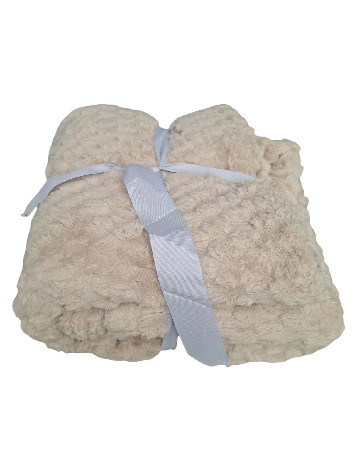 Patura Subtire si Pufoasa Sherpa Crem 200x230 cm Perfecta pentru Vara si Serile Racoroase