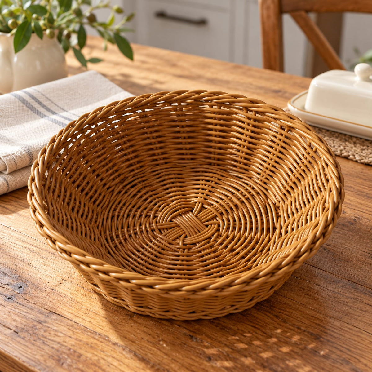 Cos rotund pentru paine din plastic, aspect impletit, culoare maro