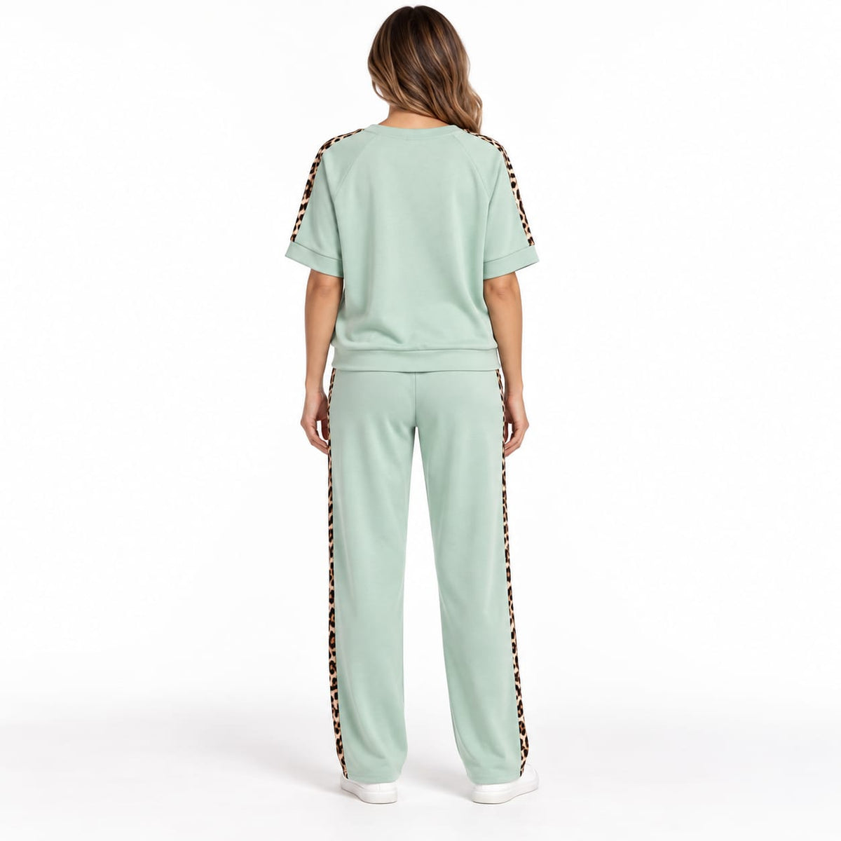 Compleu dama 2 piese verde menta cu imprimeu leopard si fundita decorativa
