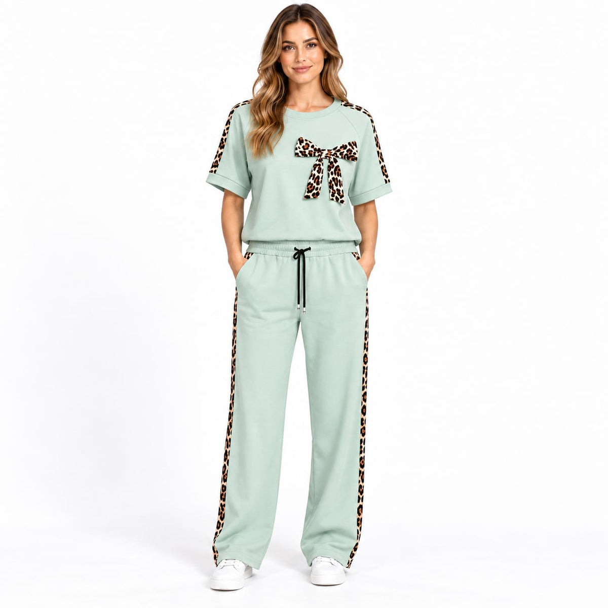 Compleu dama 2 piese verde menta cu imprimeu leopard si fundita decorativa
