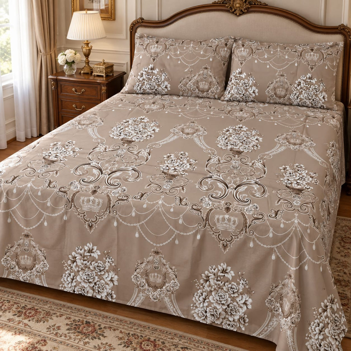 Lenjerie de pat cu pilota matlasata 4 piese 200x230 cm bej cu flori si model ornamental regal